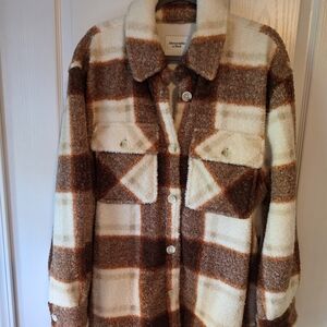 Abercrombie & Fitch Women's Plaid Shacket Jacket XL - Brown and Cream